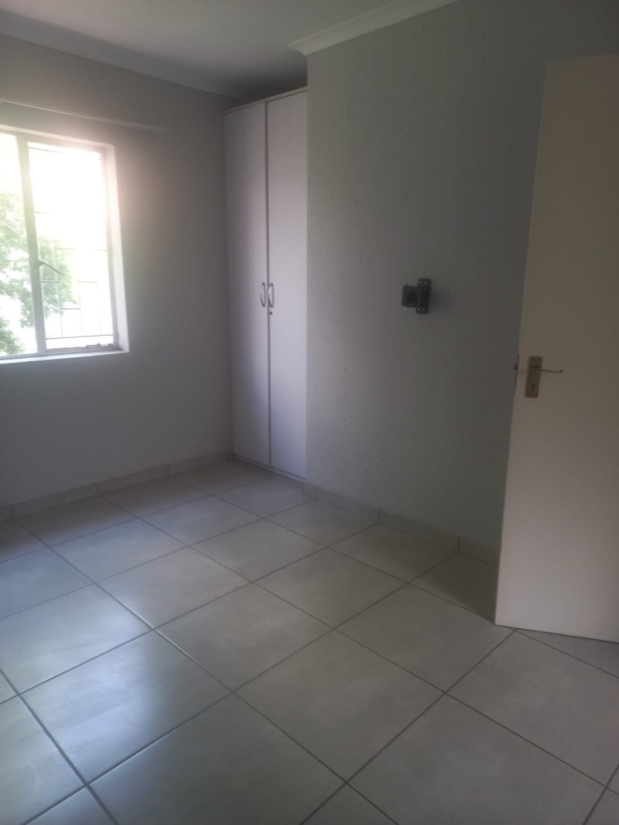 2 Bedroom Property for Sale in Greenstone Hill Gauteng