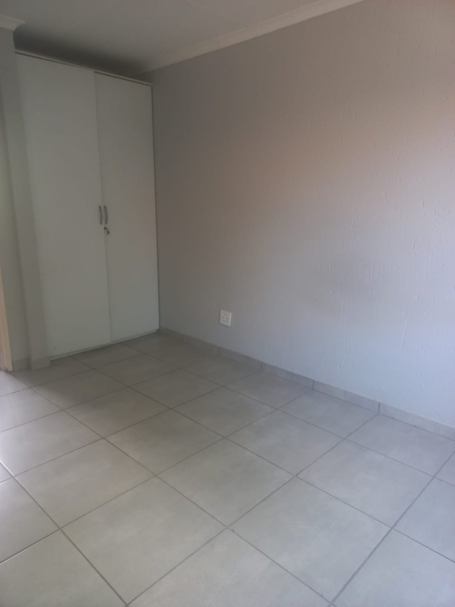 2 Bedroom Property for Sale in Greenstone Hill Gauteng