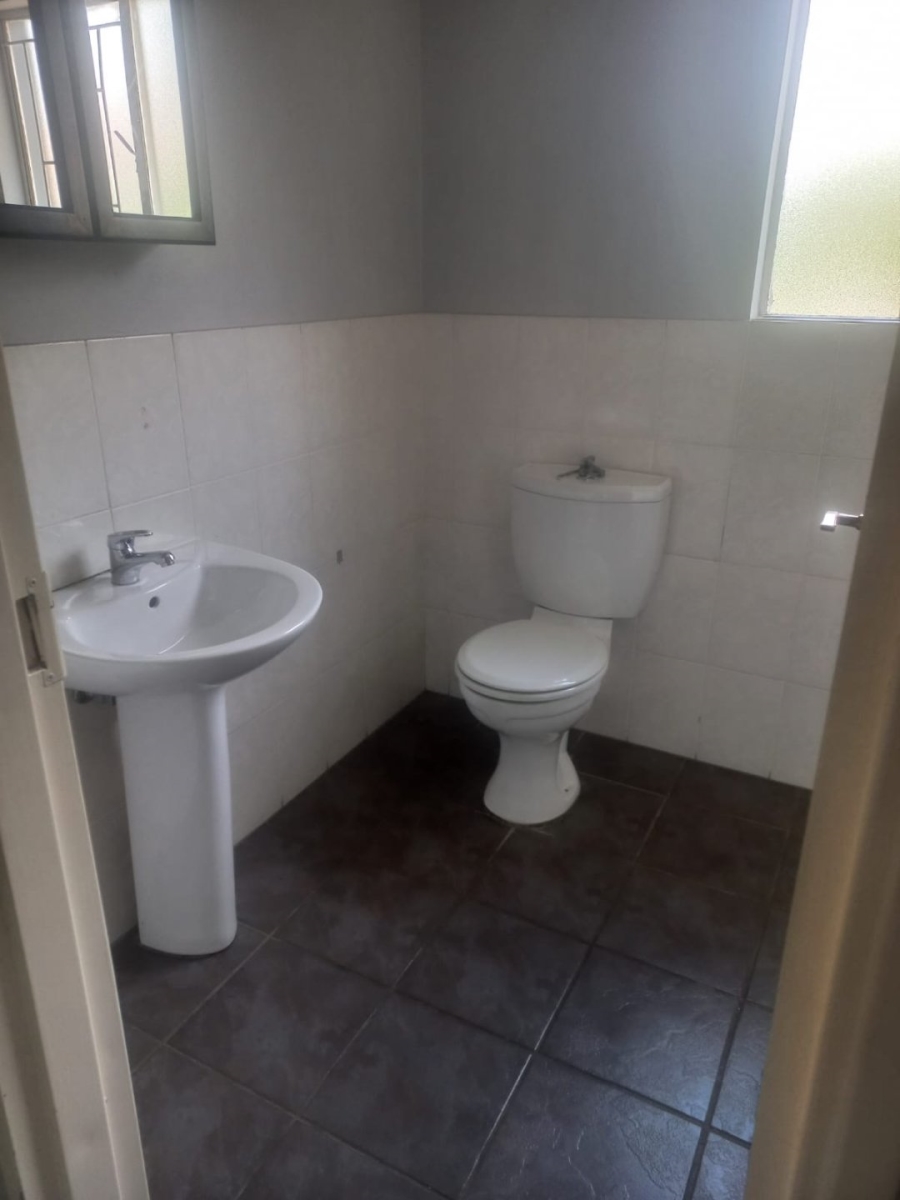 2 Bedroom Property for Sale in Greenstone Hill Gauteng