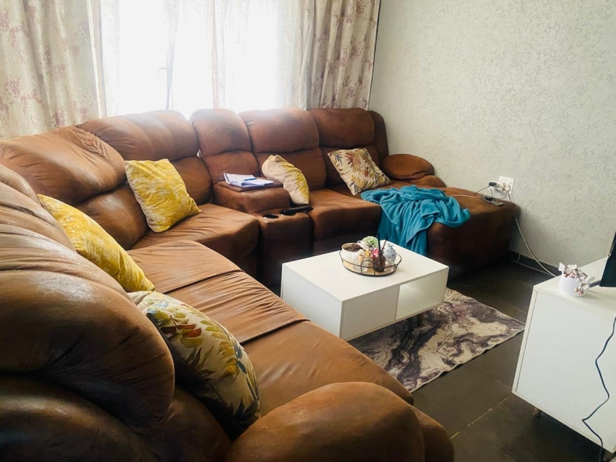 3 Bedroom Property for Sale in Clayville Industria Gauteng