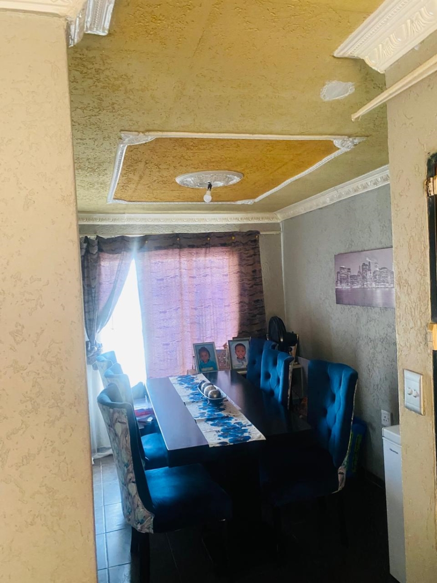 3 Bedroom Property for Sale in Clayville Industria Gauteng