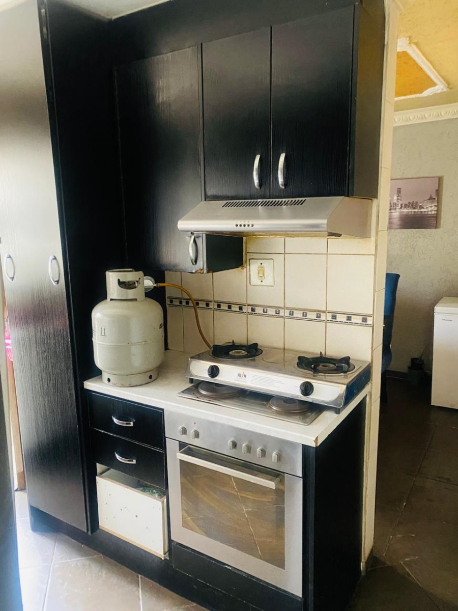 3 Bedroom Property for Sale in Clayville Industria Gauteng