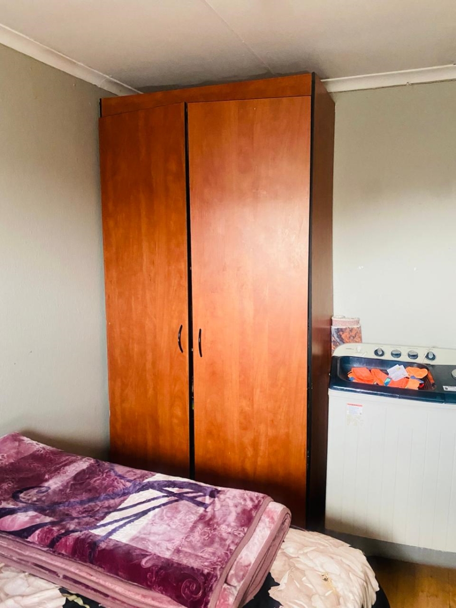 3 Bedroom Property for Sale in Clayville Industria Gauteng