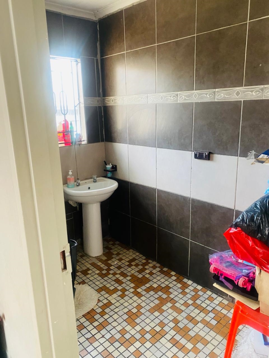 3 Bedroom Property for Sale in Clayville Industria Gauteng
