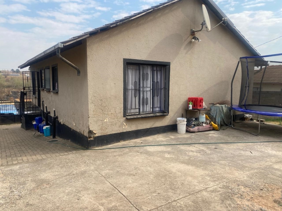 3 Bedroom Property for Sale in Clayville Industria Gauteng