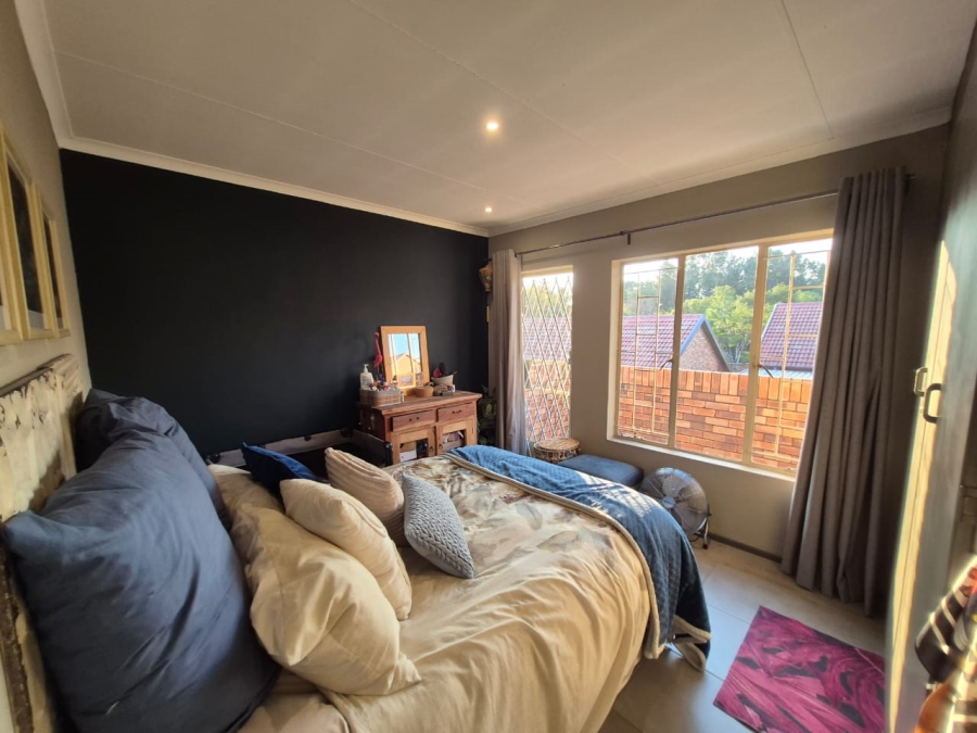 To Let 2 Bedroom Property for Rent in Die Hoewes Gauteng