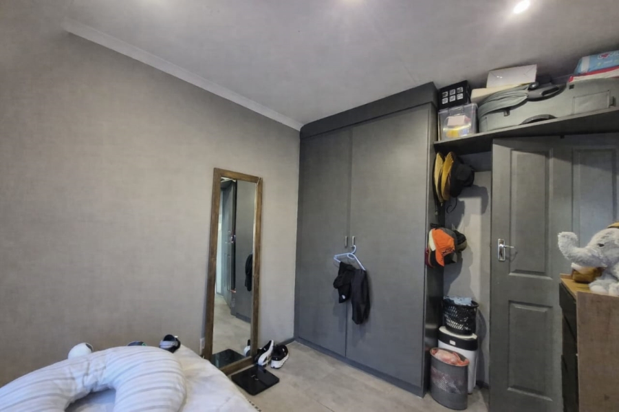 To Let 2 Bedroom Property for Rent in Die Hoewes Gauteng