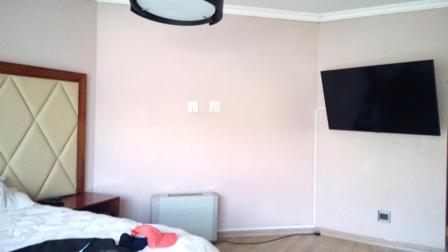 3 Bedroom Property for Sale in Heuwelsig Estate Gauteng