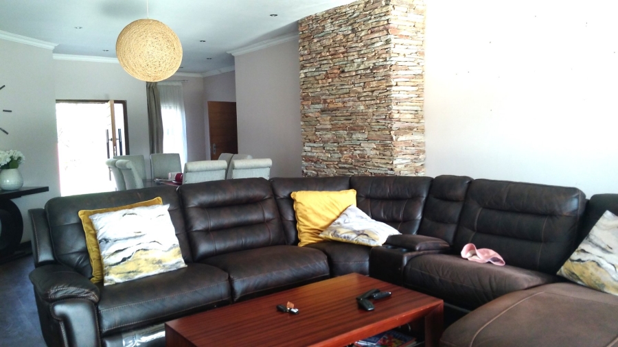3 Bedroom Property for Sale in Heuwelsig Estate Gauteng