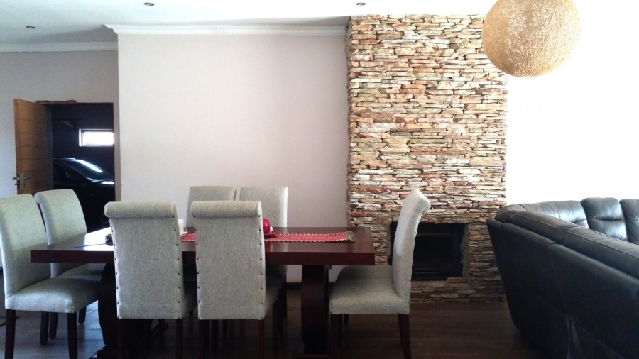 3 Bedroom Property for Sale in Heuwelsig Estate Gauteng