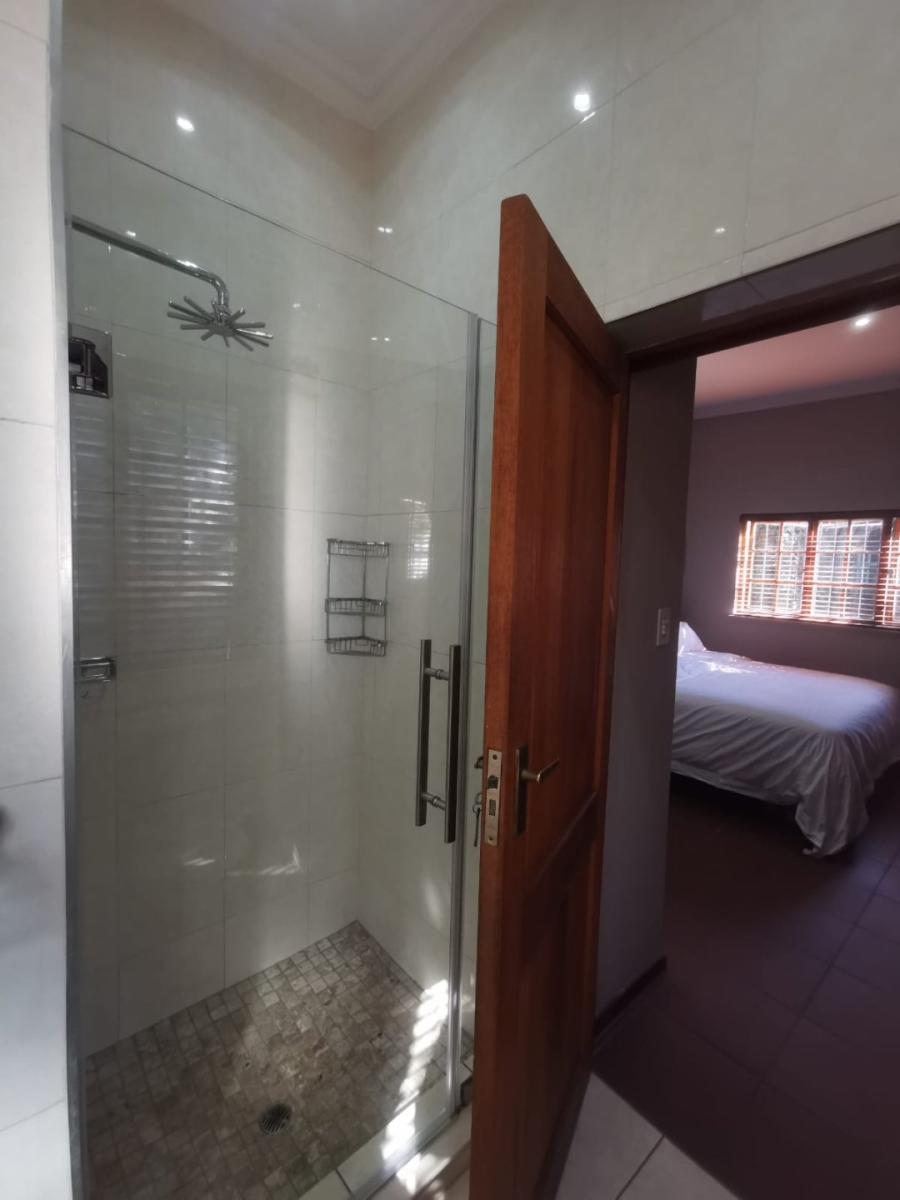 To Let 2 Bedroom Property for Rent in Bedfordview Gauteng