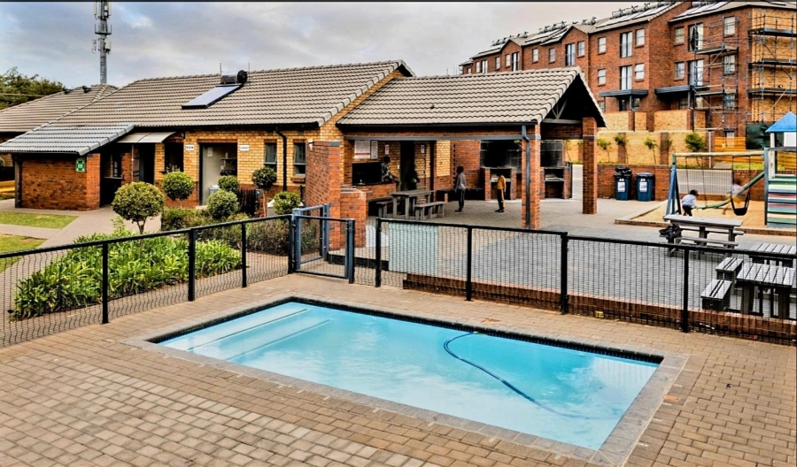 2 Bedroom Property for Sale in Montana Tuine Gauteng