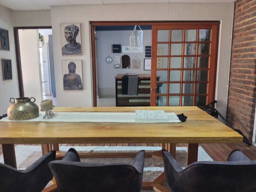 5 Bedroom Property for Sale in Wierda Park Gauteng