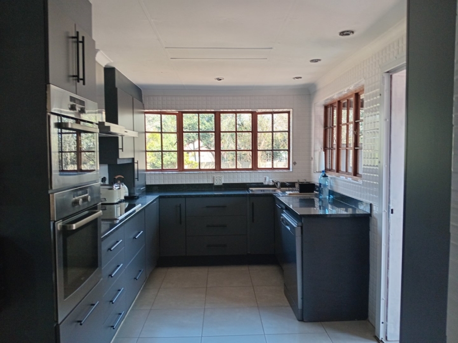 5 Bedroom Property for Sale in Wierda Park Gauteng
