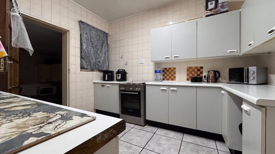 2 Bedroom Property for Sale in Three Rivers Proper Gauteng