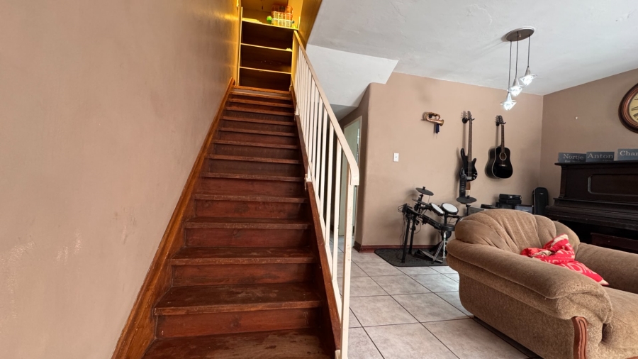 2 Bedroom Property for Sale in Three Rivers Proper Gauteng