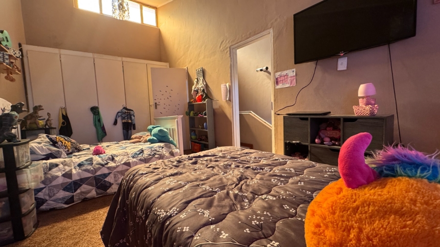 2 Bedroom Property for Sale in Three Rivers Proper Gauteng