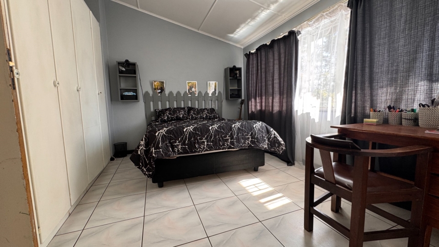 2 Bedroom Property for Sale in Three Rivers Proper Gauteng