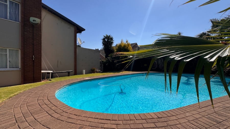 2 Bedroom Property for Sale in Three Rivers Proper Gauteng