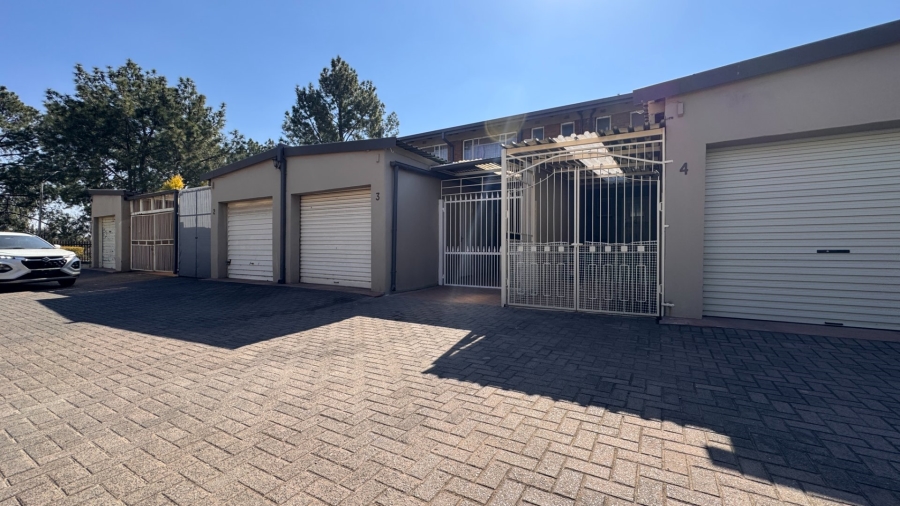 2 Bedroom Property for Sale in Three Rivers Proper Gauteng