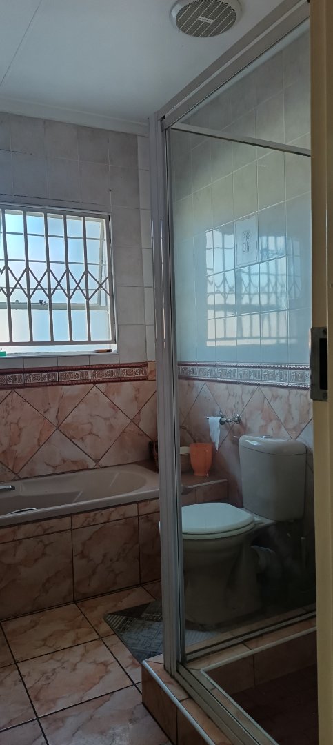 Commercial Property for Sale in Vorna Valley Gauteng
