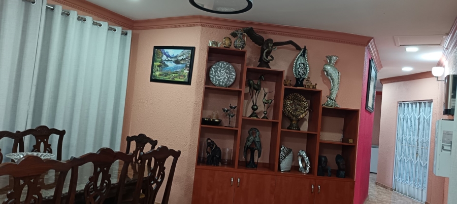  Bedroom Property for Sale in Vorna Valley Gauteng