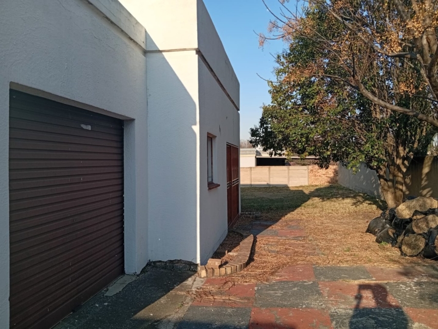 3 Bedroom Property for Sale in Dunnottar Gauteng