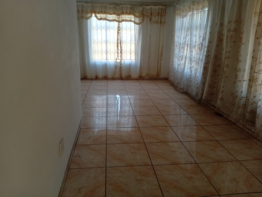 3 Bedroom Property for Sale in Dunnottar Gauteng