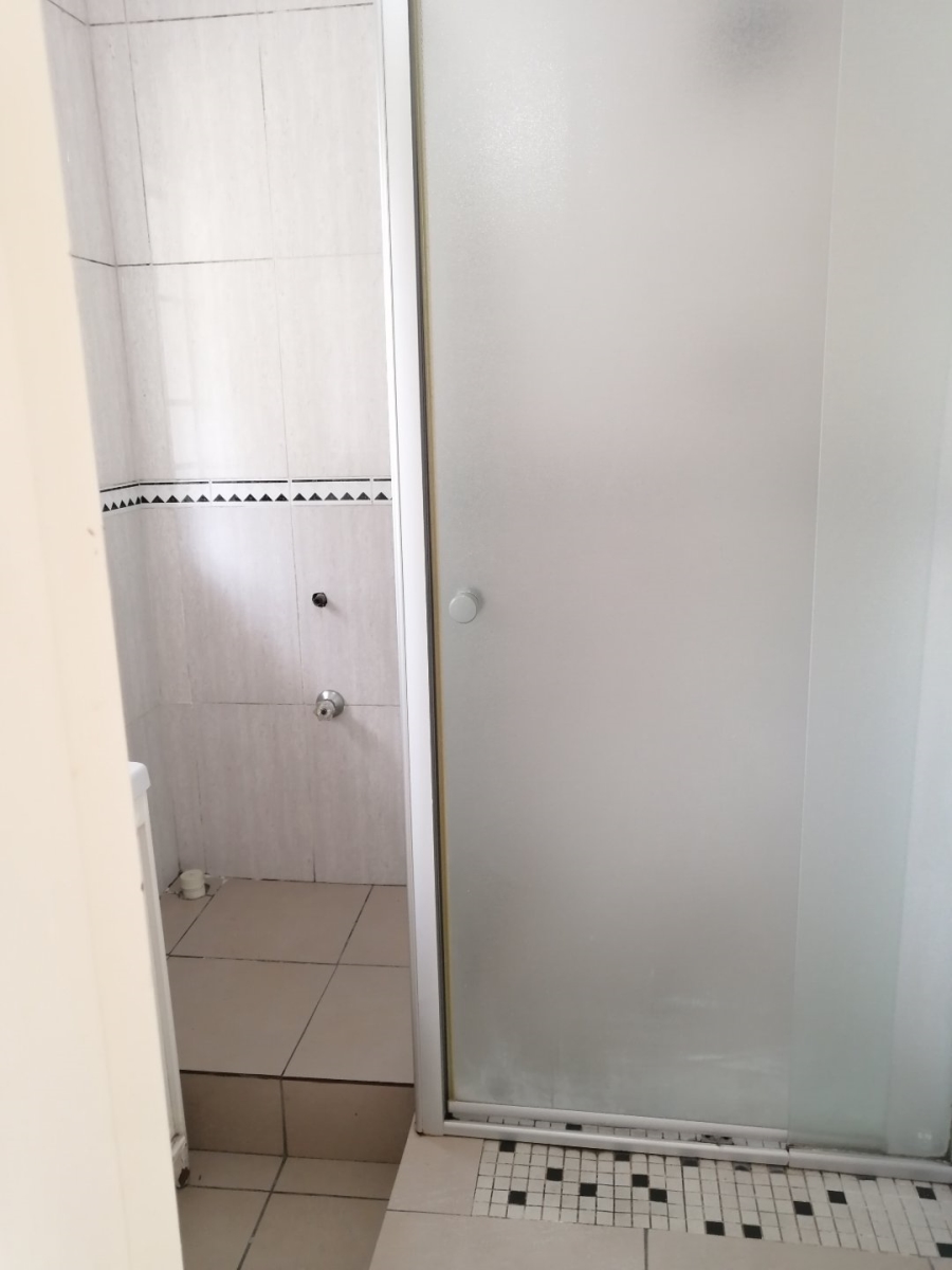 To Let 1 Bedroom Property for Rent in Ormonde Gauteng