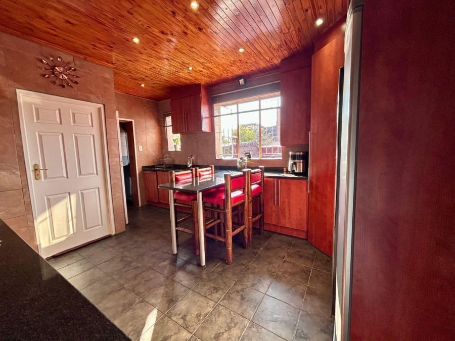 4 Bedroom Property for Sale in Kwaggasrand Gauteng