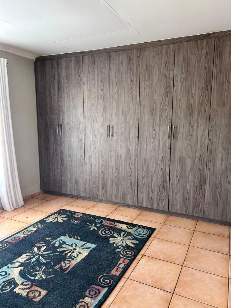 4 Bedroom Property for Sale in Kwaggasrand Gauteng