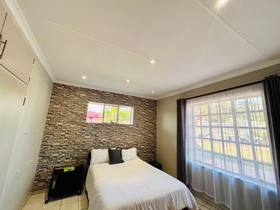 4 Bedroom Property for Sale in Kwaggasrand Gauteng