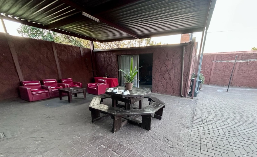 4 Bedroom Property for Sale in Kwaggasrand Gauteng