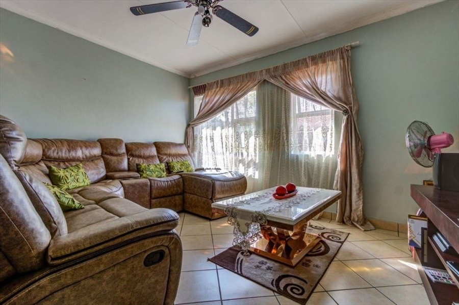 2 Bedroom Property for Sale in Birchleigh Gauteng