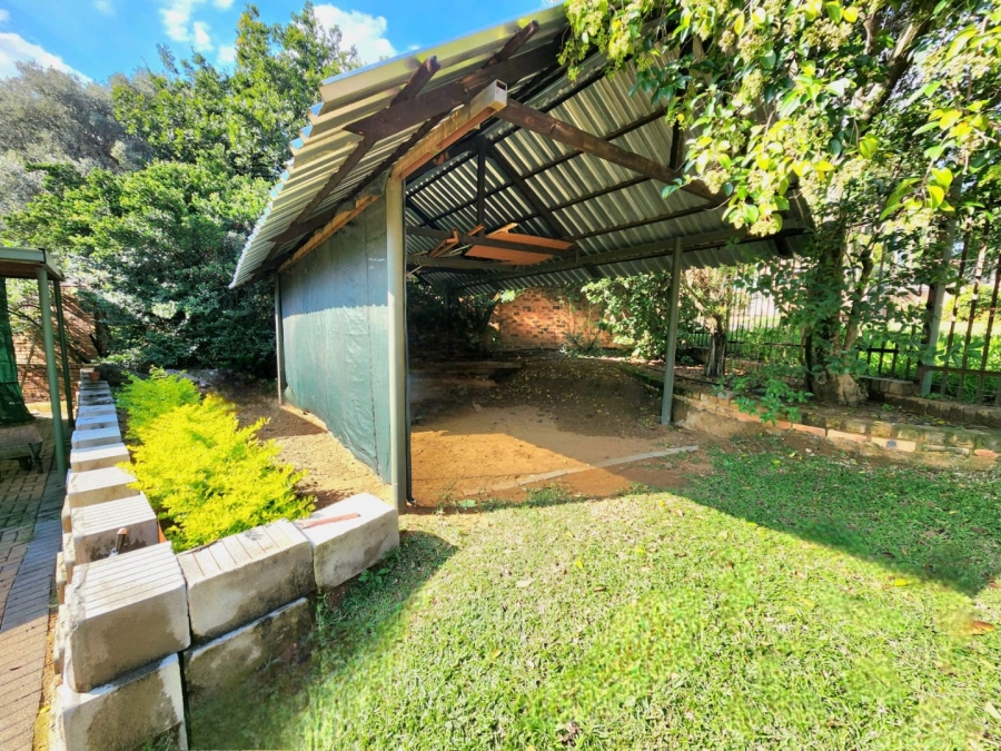 To Let 5 Bedroom Property for Rent in Rooihuiskraal Gauteng