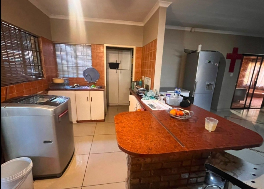 4 Bedroom Property for Sale in Rooihuiskraal North Gauteng