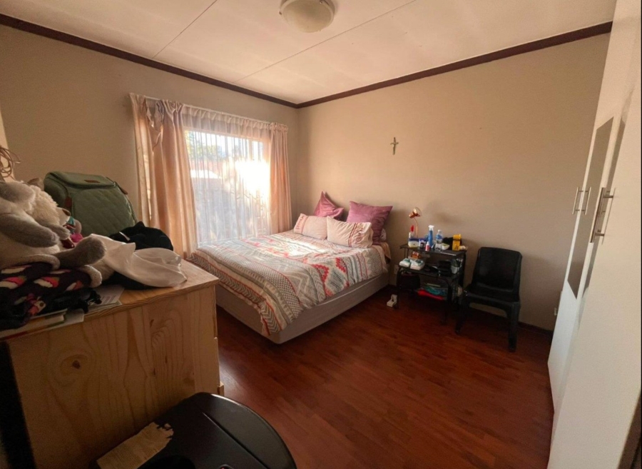4 Bedroom Property for Sale in Rooihuiskraal North Gauteng