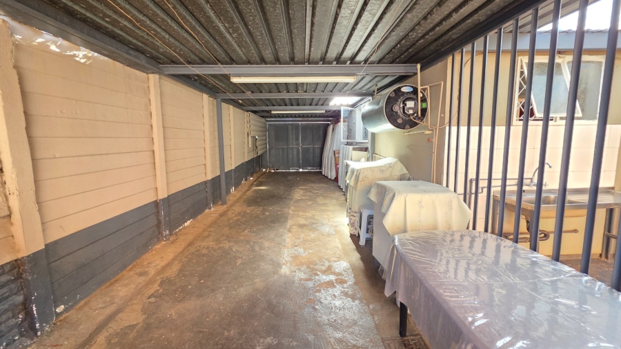 1 Bedroom Property for Sale in Laudium Gauteng