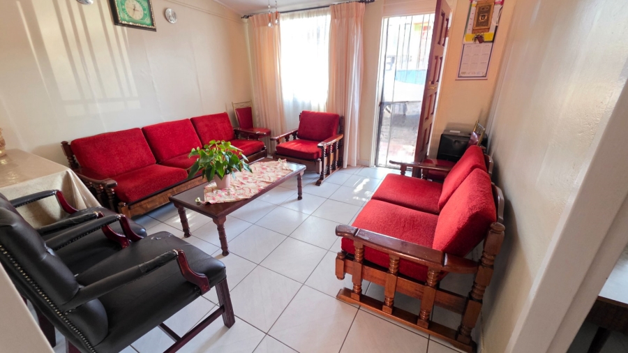 1 Bedroom Property for Sale in Laudium Gauteng