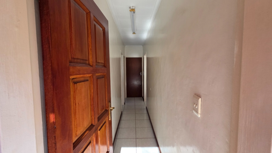 1 Bedroom Property for Sale in Laudium Gauteng