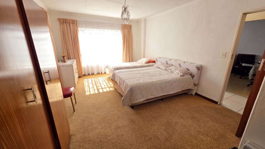 1 Bedroom Property for Sale in Laudium Gauteng