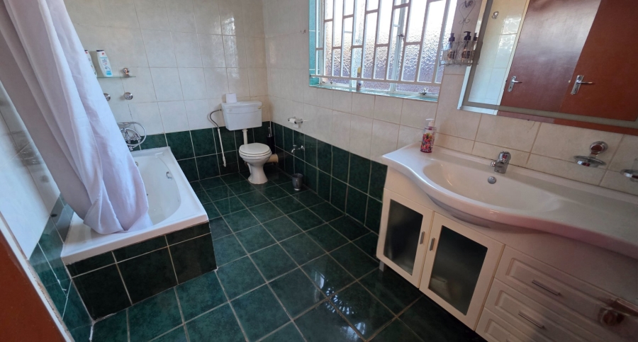 1 Bedroom Property for Sale in Laudium Gauteng