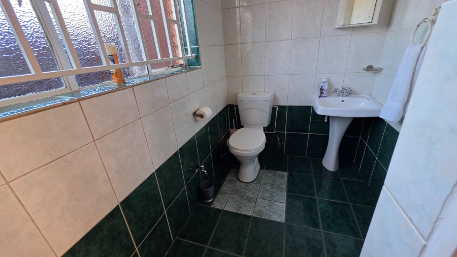 1 Bedroom Property for Sale in Laudium Gauteng