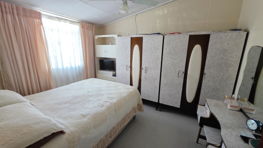 1 Bedroom Property for Sale in Laudium Gauteng