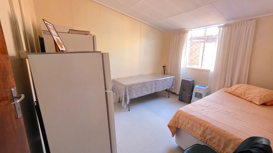 1 Bedroom Property for Sale in Laudium Gauteng