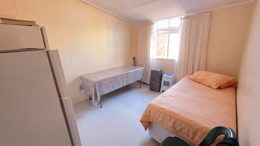 1 Bedroom Property for Sale in Laudium Gauteng