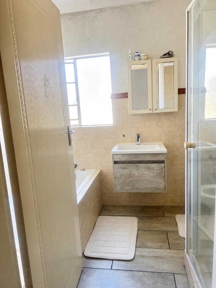 2 Bedroom Property for Sale in Willow Park Manor Gauteng