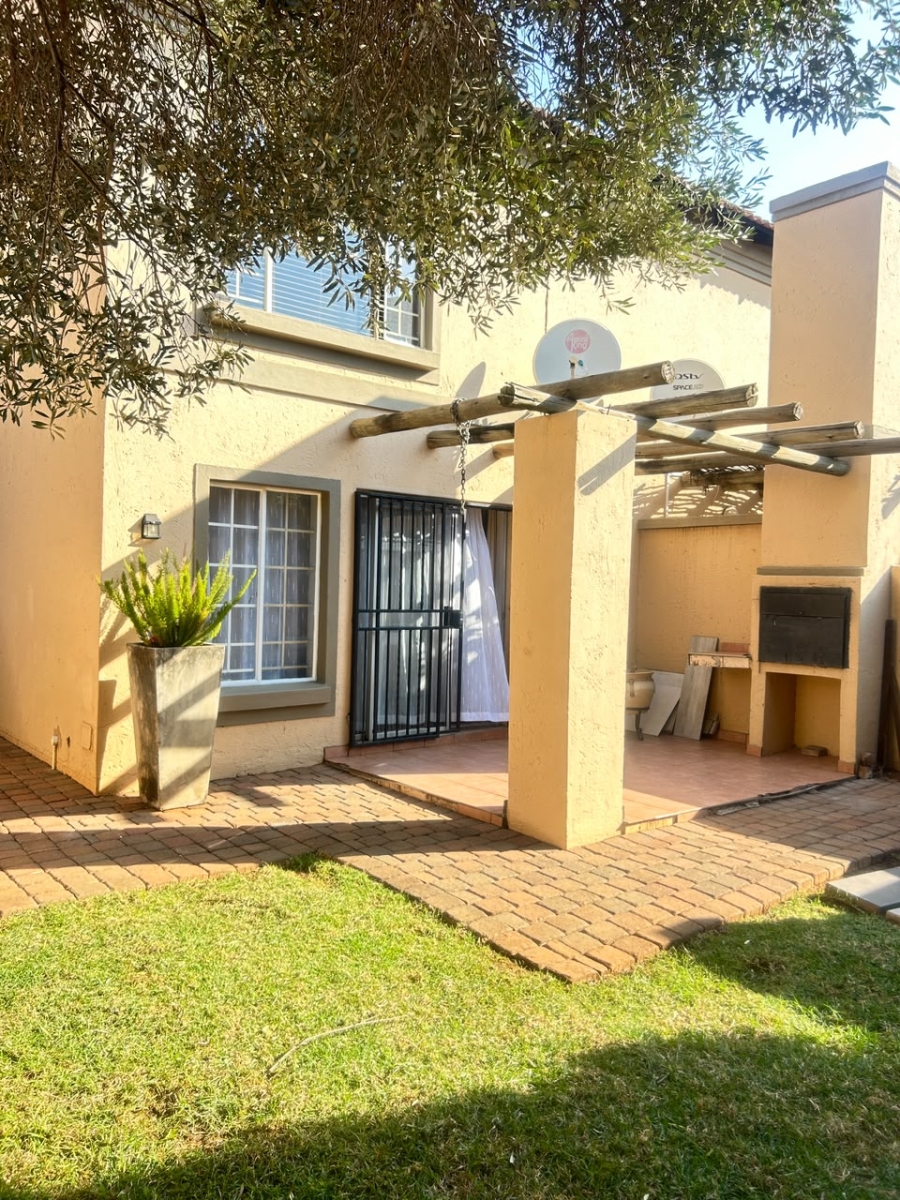 2 Bedroom Property for Sale in Willow Park Manor Gauteng