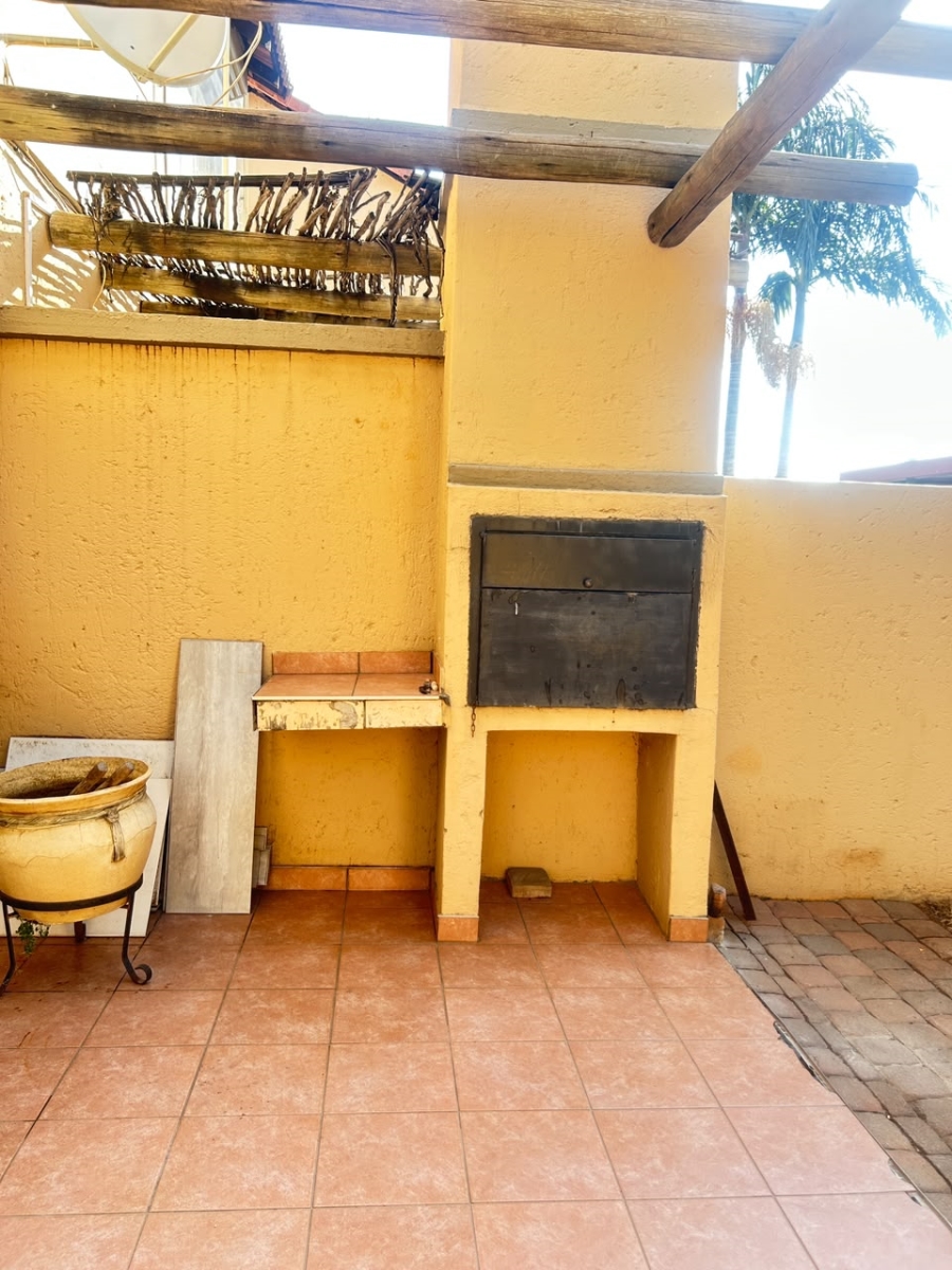 2 Bedroom Property for Sale in Willow Park Manor Gauteng