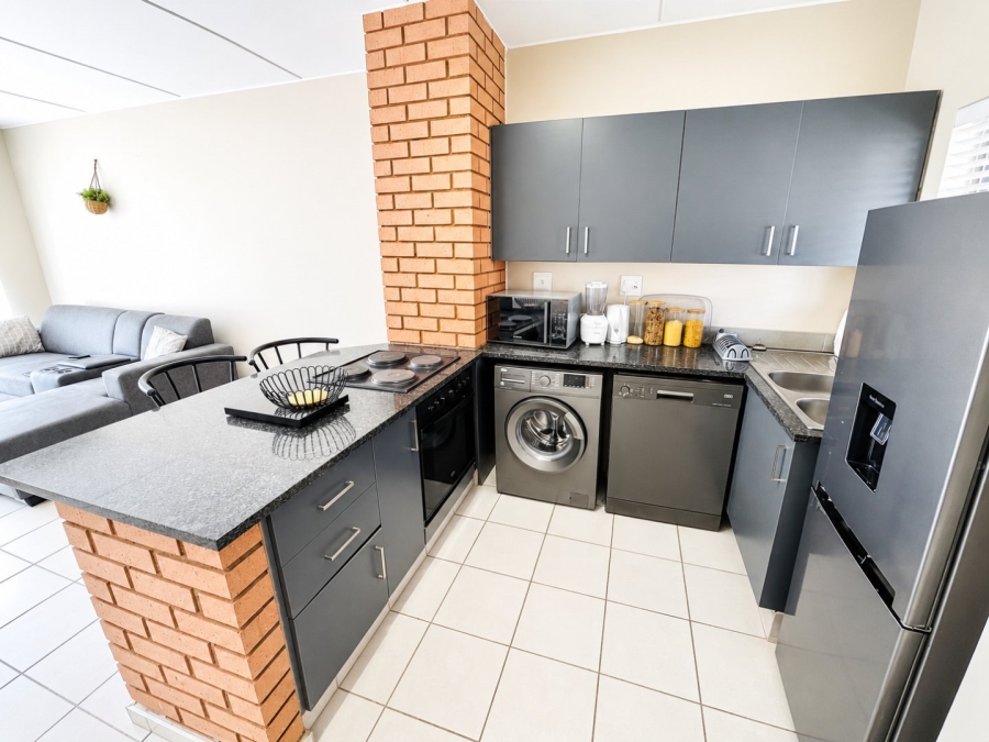 2 Bedroom Property for Sale in Vorna Valley Gauteng